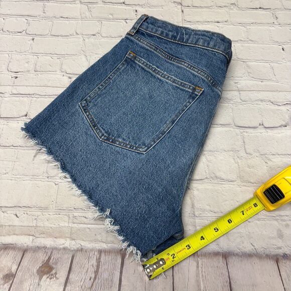 NWT Abercrombie & Fitch Women High Rise Mom Jean Shorts Size 32/14 Denim C056 -9 - Picture 6 of 16